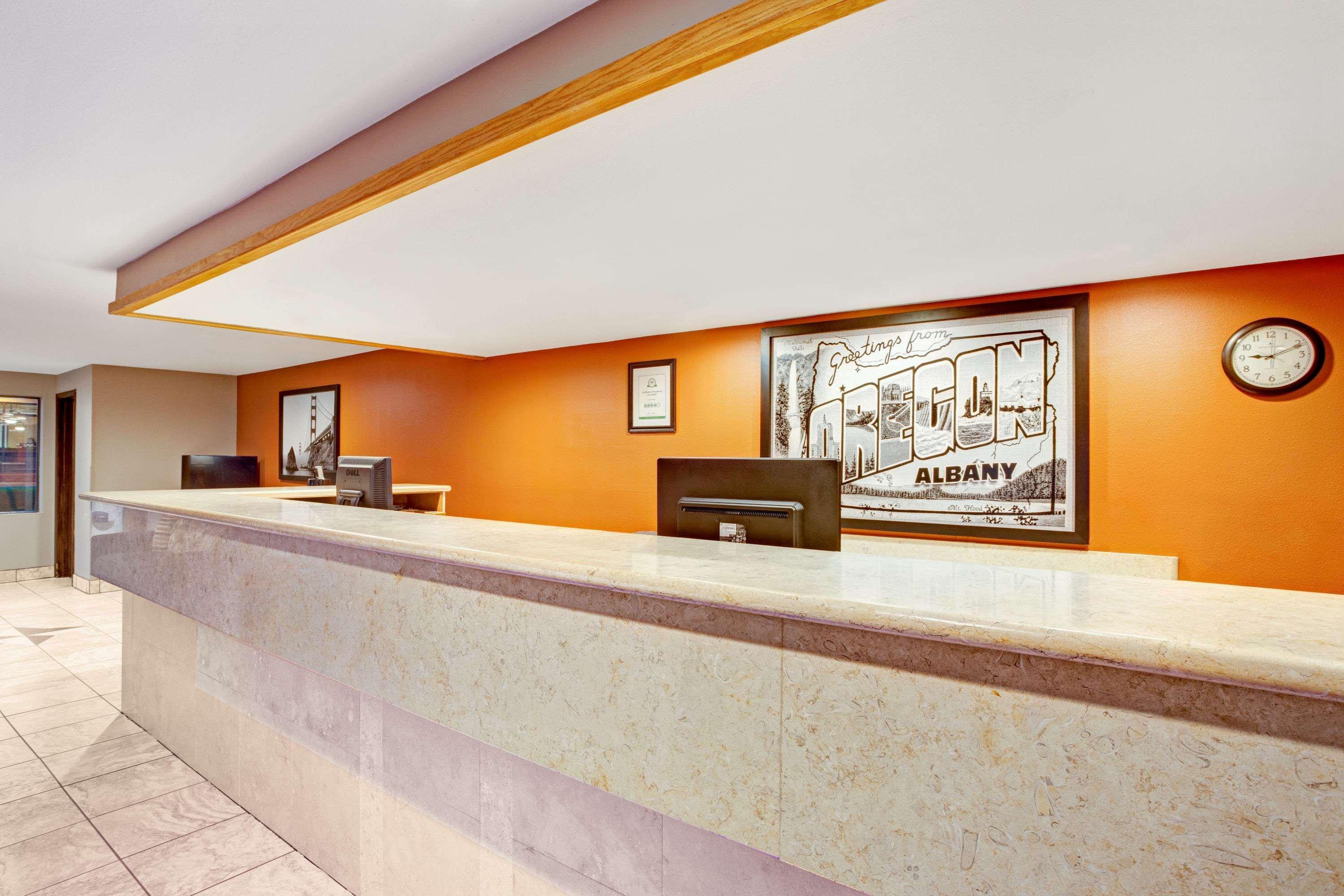 Super 8 By Wyndham Albany Motel Ngoại thất bức ảnh